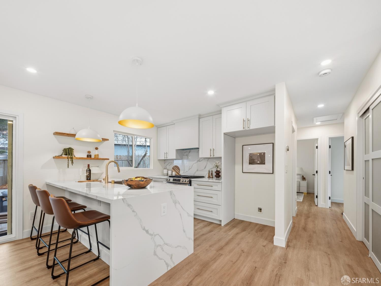 Detail Gallery Image 14 of 26 For 1107 Mason Dr, Pacifica,  CA 94404 - 4 Beds | 3 Baths