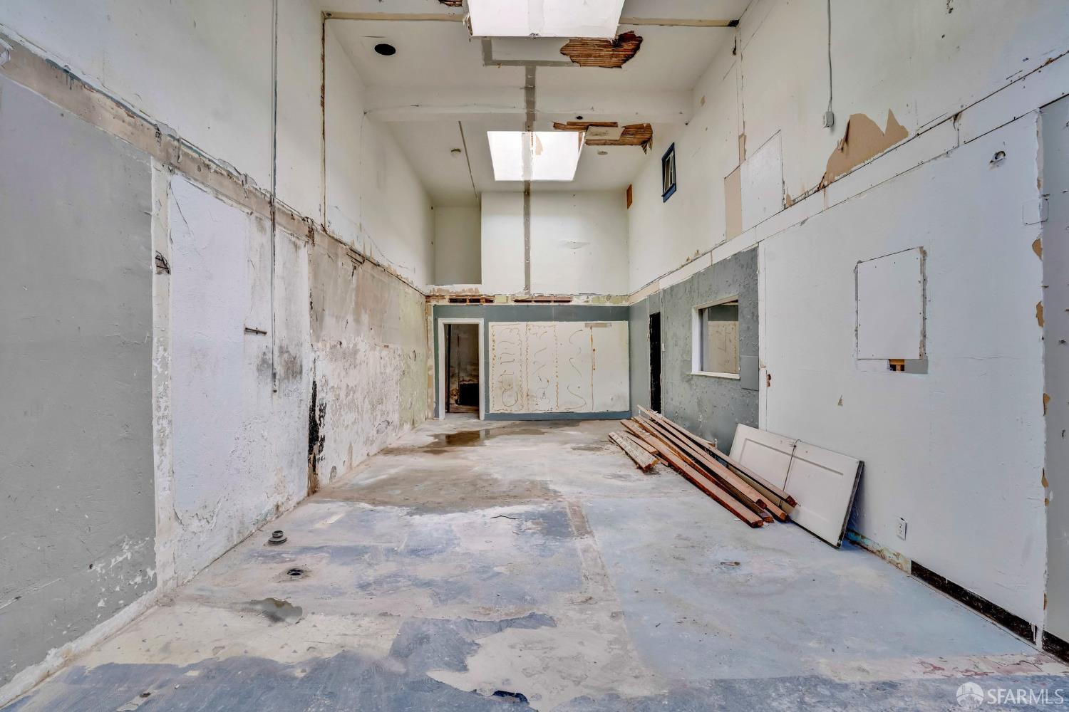 Detail Gallery Image 7 of 34 For 5300 Foothill Blvd, Oakland,  CA 94601 - – Beds | – Baths