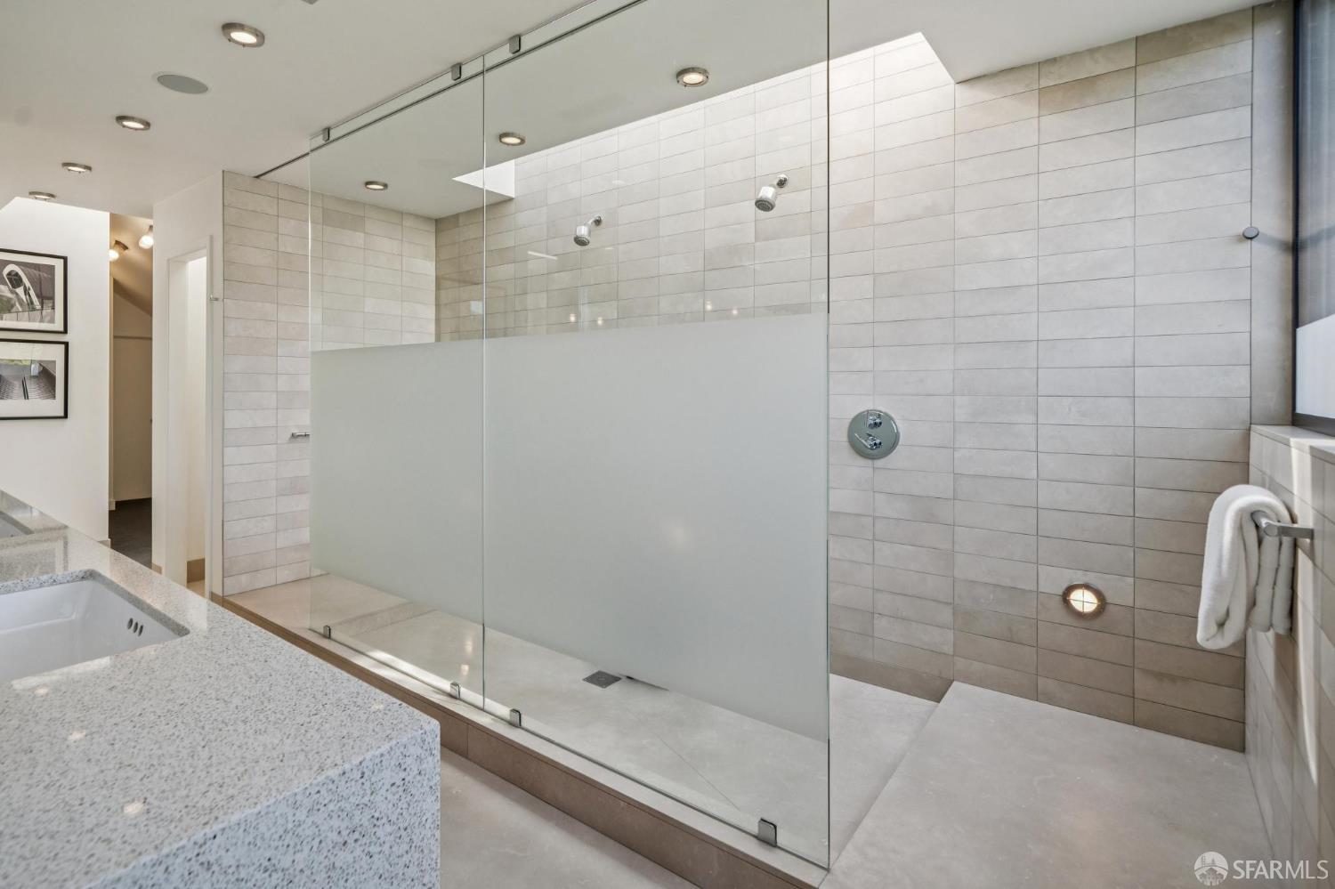 Detail Gallery Image 54 of 79 For 726 Lake St, San Francisco,  CA 94118 - 3 Beds | 3/1 Baths