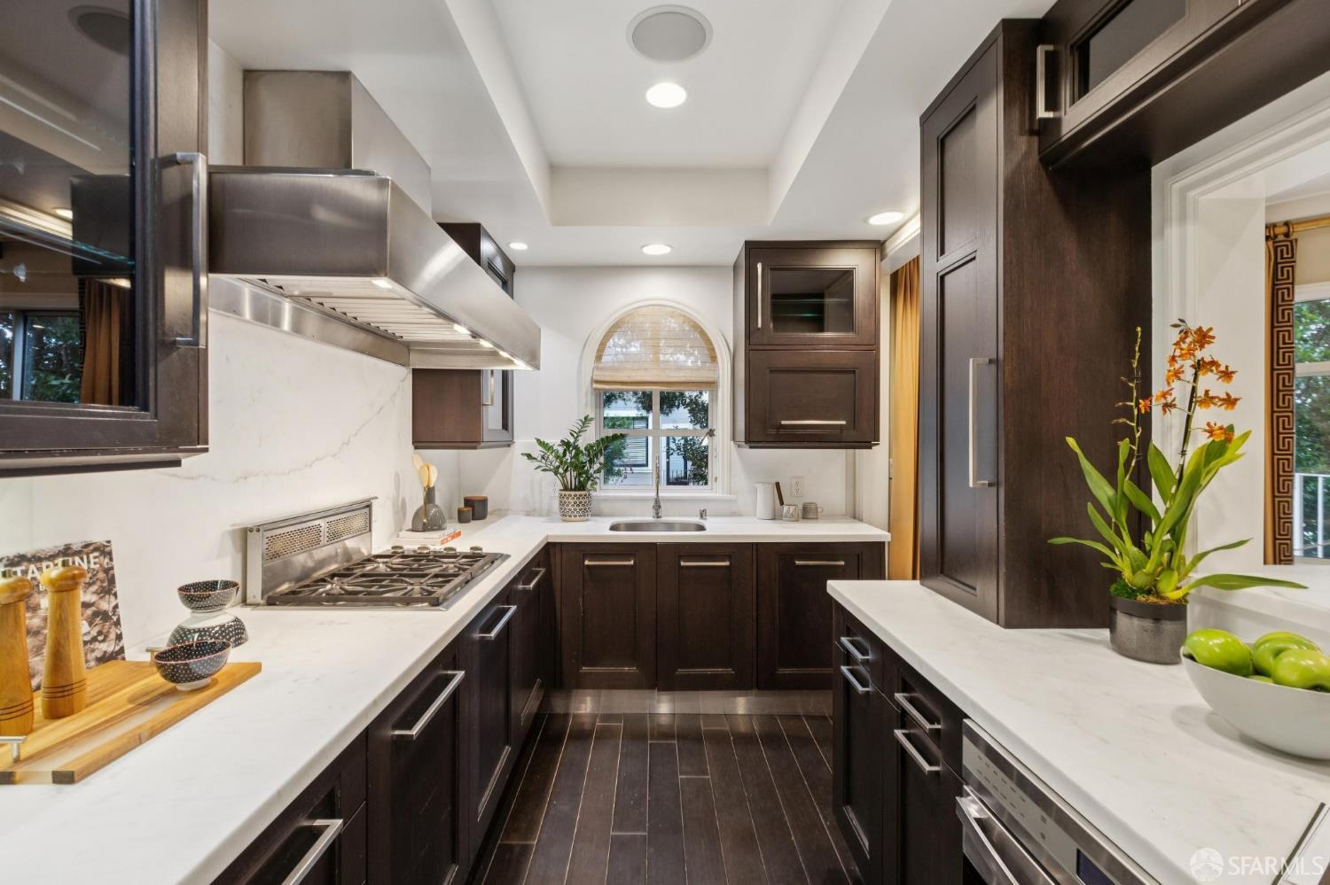 Detail Gallery Image 13 of 48 For 1150 Lombard St #18,  San Francisco,  CA 94109 - 2 Beds | 2 Baths