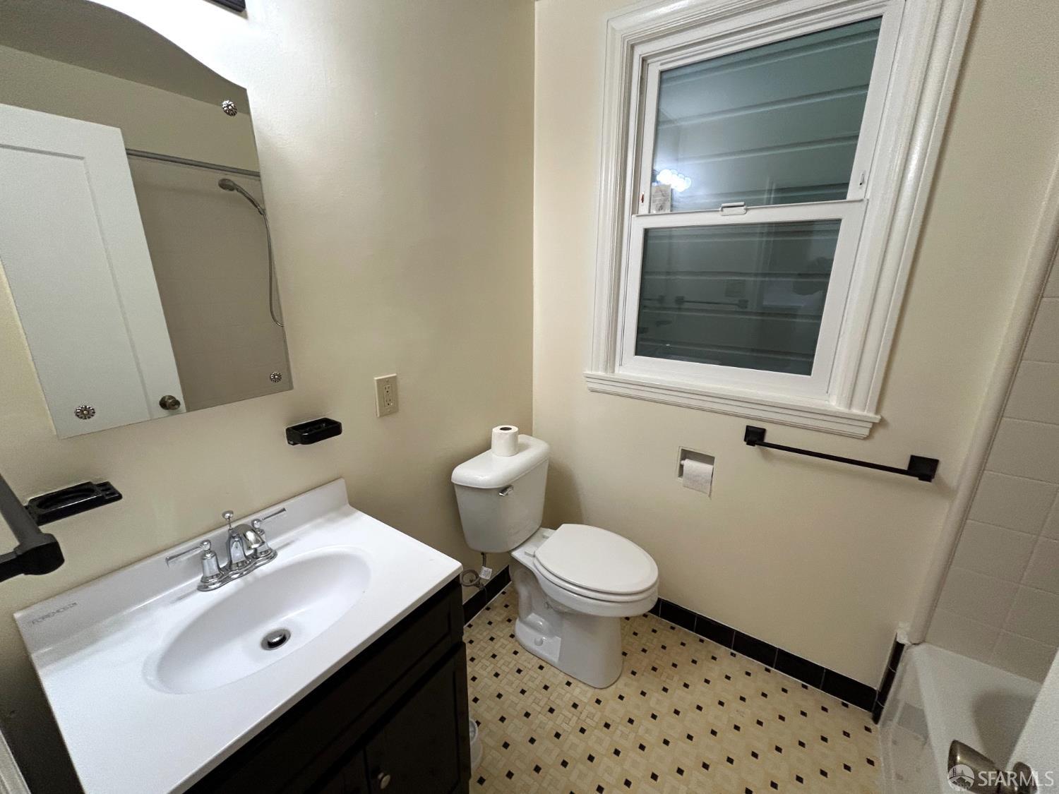 Detail Gallery Image 9 of 21 For 106 Caselli Ave #106,  San Francisco,  CA 94114 - 1 Beds | 1 Baths