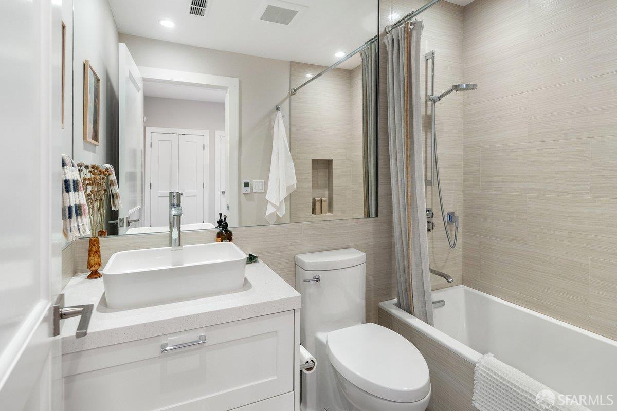 Detail Gallery Image 24 of 65 For 22 Abbey St, San Francisco,  CA 94114 - 3 Beds | 3/1 Baths