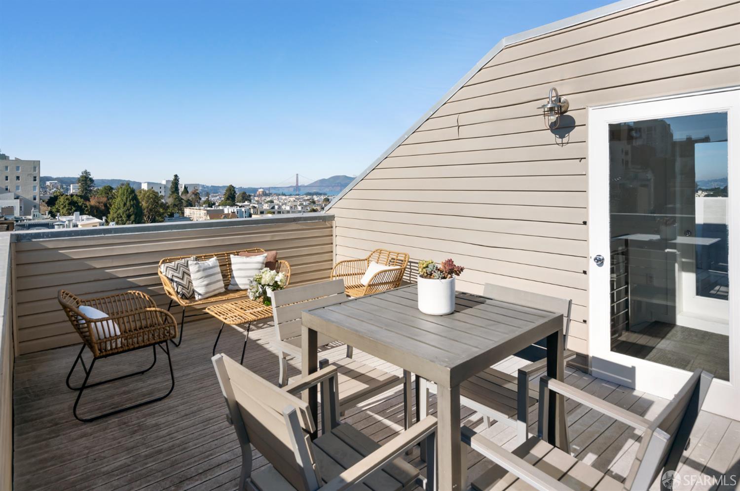 Detail Gallery Image 16 of 25 For 2315 Van Ness Ave #7,  San Francisco,  CA 94109 - 2 Beds | 1/1 Baths