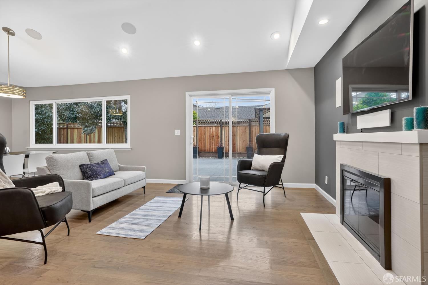 Detail Gallery Image 9 of 27 For 4576 Moran Dr, San Jose,  CA 95129 - 4 Beds | 3 Baths