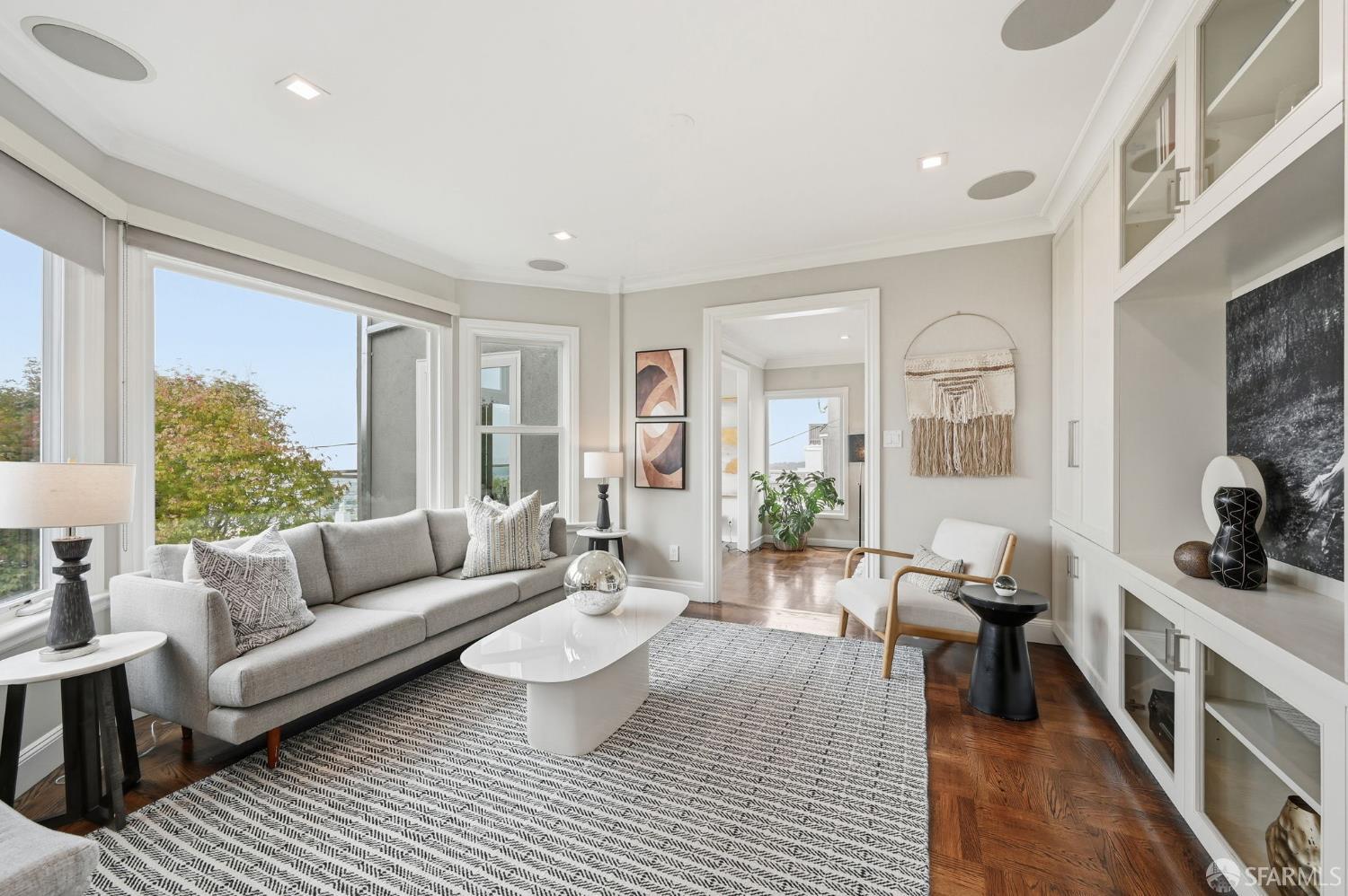 Detail Gallery Image 10 of 67 For 1983 15th Ave, San Francisco,  CA 94116 - 5 Beds | 4/1 Baths