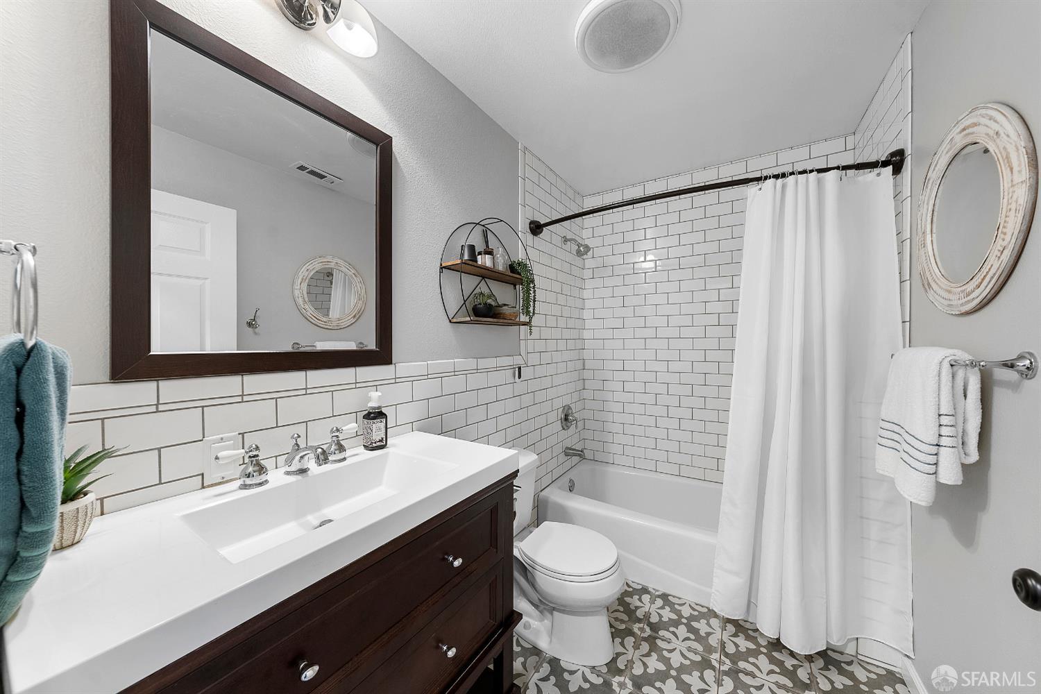 Detail Gallery Image 27 of 39 For 3299 Runnymede Ct, Pleasanton,  CA 94588 - 4 Beds | 2 Baths
