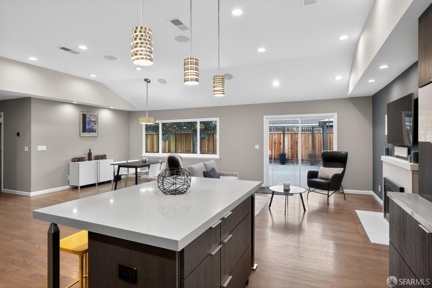 Detail Gallery Image 5 of 27 For 4576 Moran Dr, San Jose,  CA 95129 - 4 Beds | 3 Baths