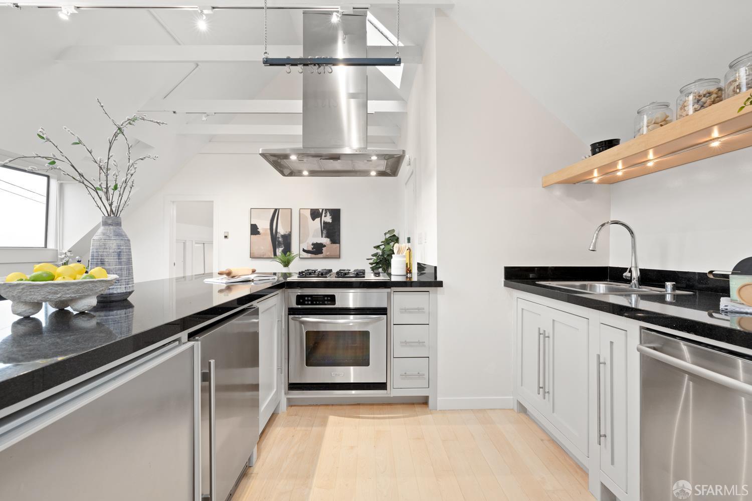 Detail Gallery Image 8 of 52 For 801 Wisconsin St, San Francisco,  CA 94107 - – Beds | – Baths