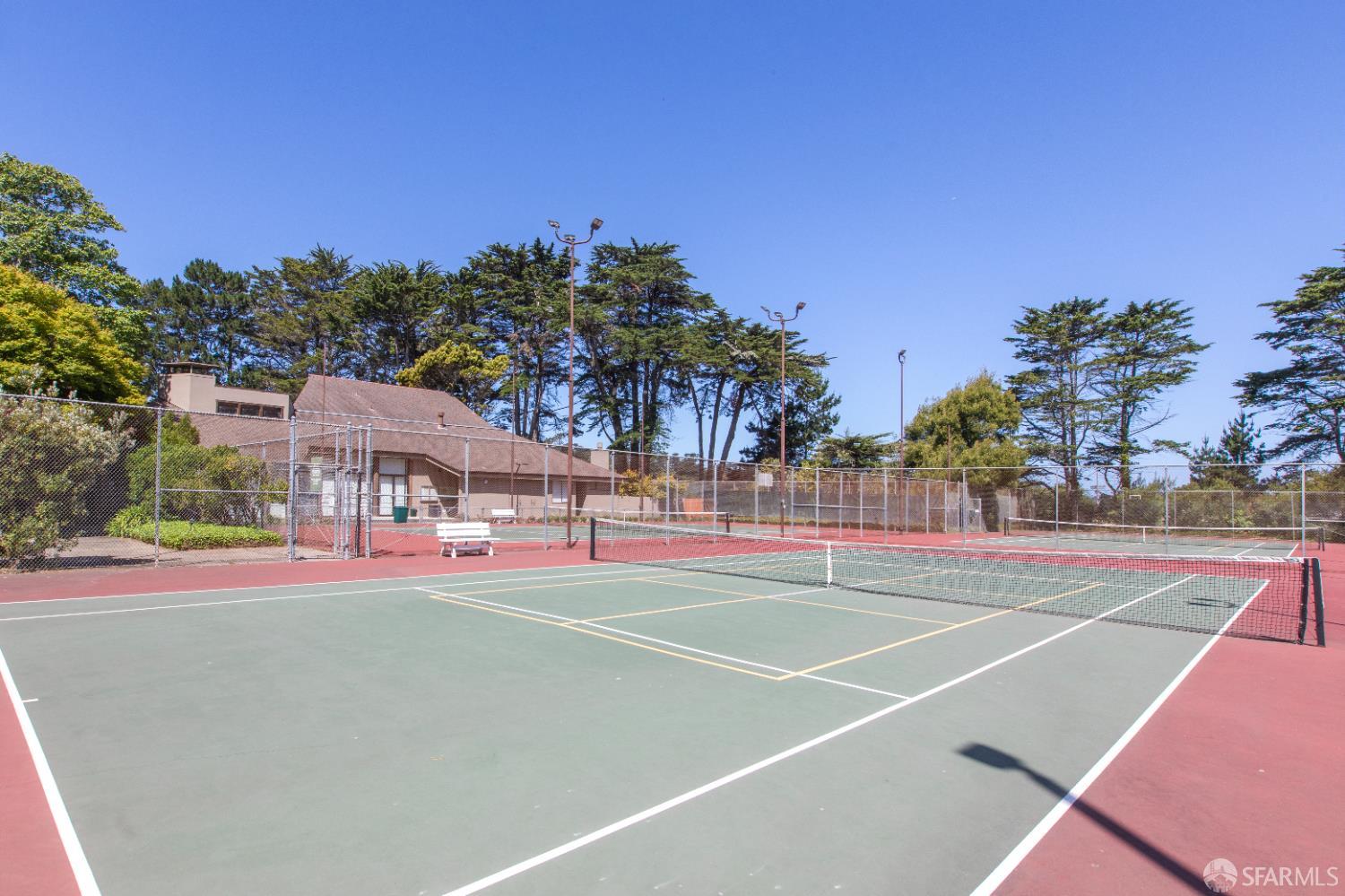 Detail Gallery Image 36 of 70 For 230 N Lake Merced Hls 4a,  San Francisco,  CA 94132 - 2 Beds | 2 Baths