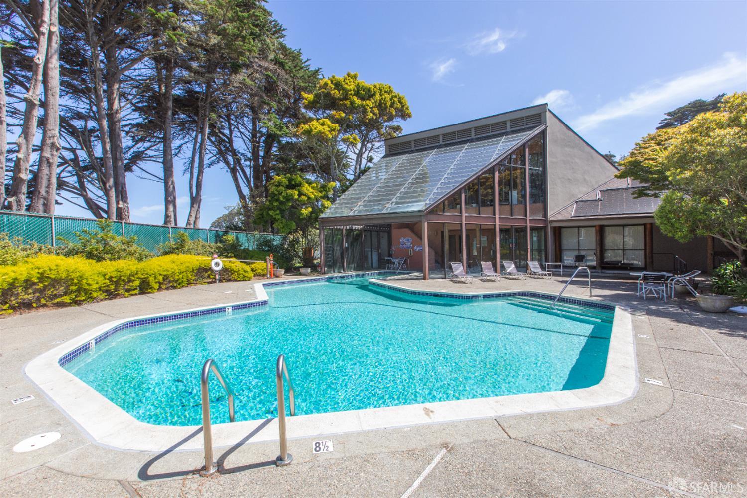 Detail Gallery Image 33 of 70 For 230 N Lake Merced Hls 4a,  San Francisco,  CA 94132 - 2 Beds | 2 Baths