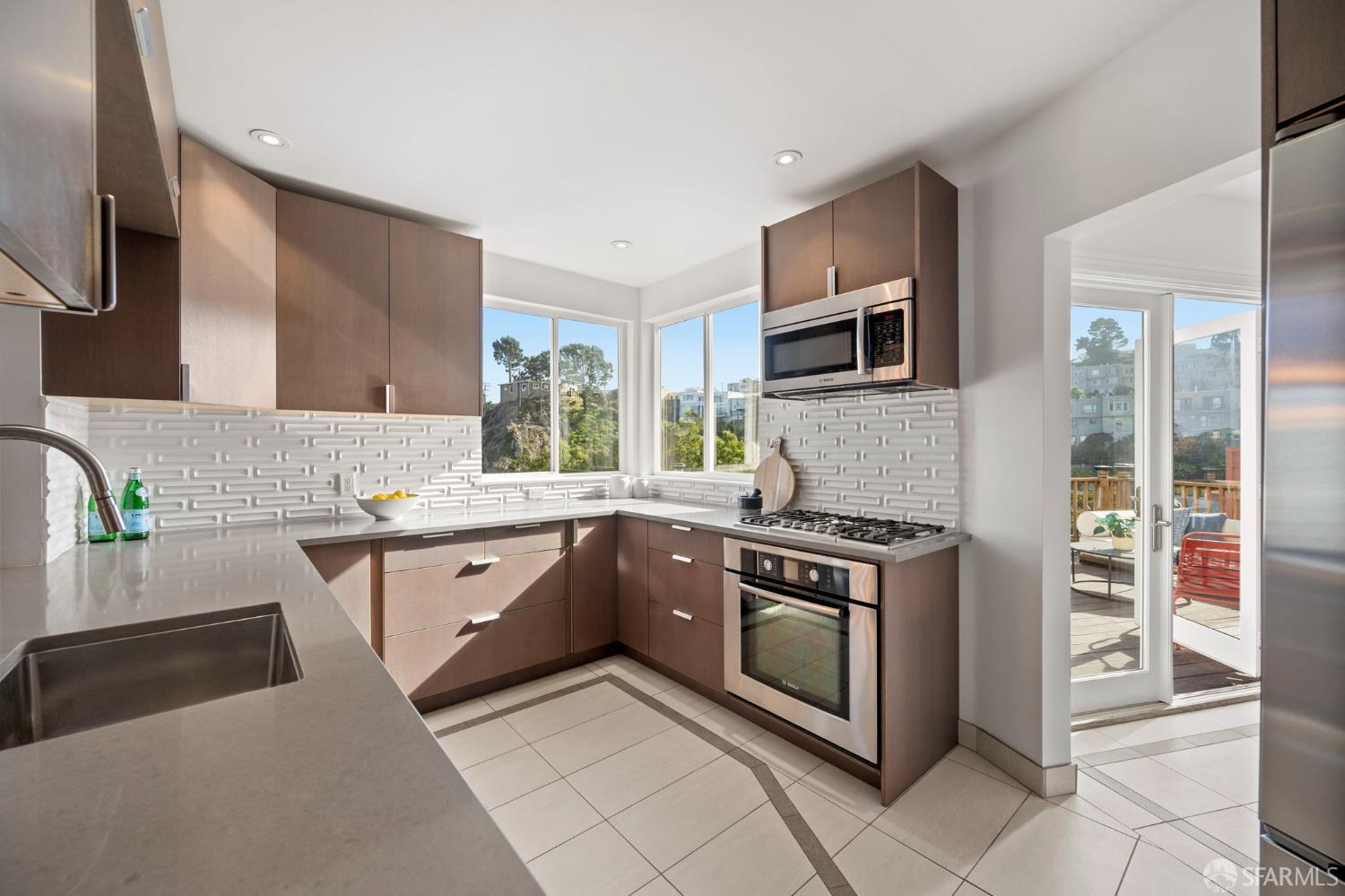 Detail Gallery Image 15 of 81 For 11 Encline Ct, San Francisco,  CA 94127 - 3 Beds | 3/1 Baths