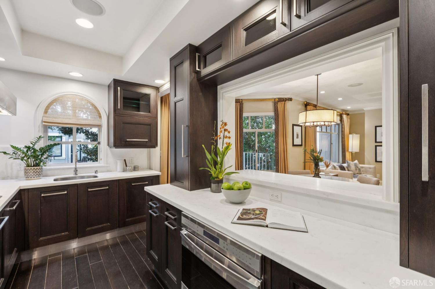 Detail Gallery Image 15 of 48 For 1150 Lombard St #18,  San Francisco,  CA 94109 - 2 Beds | 2 Baths