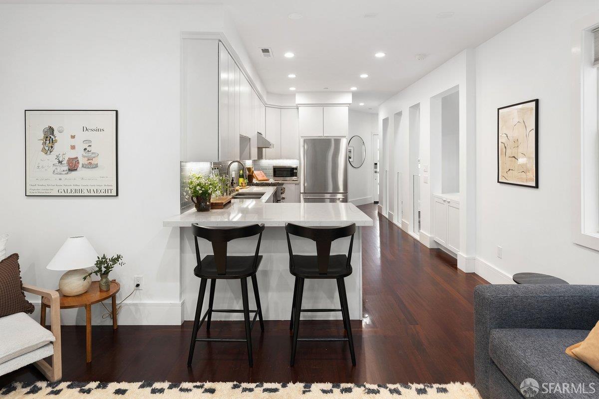 Detail Gallery Image 11 of 65 For 22 Abbey St, San Francisco,  CA 94114 - 3 Beds | 3/1 Baths