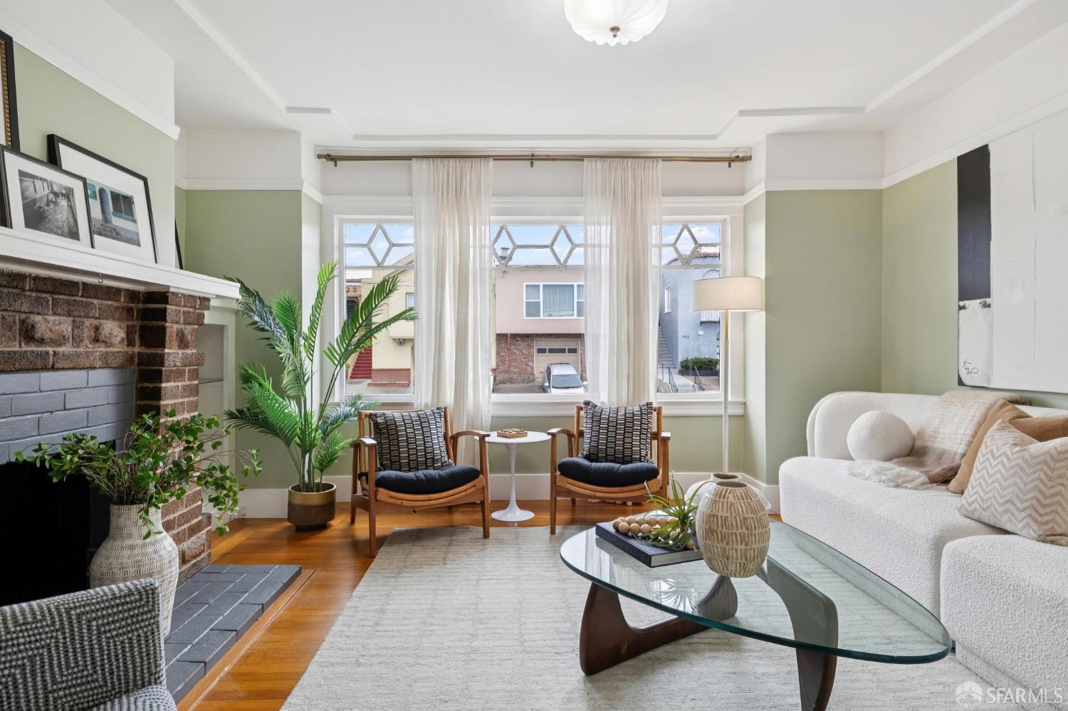 Detail Gallery Image 5 of 55 For 1439 22nd Ave, San Francisco,  CA 94122 - 3 Beds | 1/1 Baths