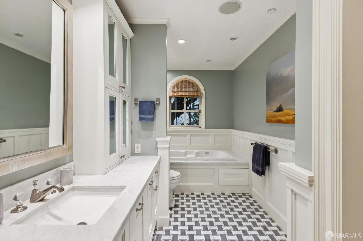 Detail Gallery Image 25 of 48 For 1150 Lombard St #18,  San Francisco,  CA 94109 - 2 Beds | 2 Baths