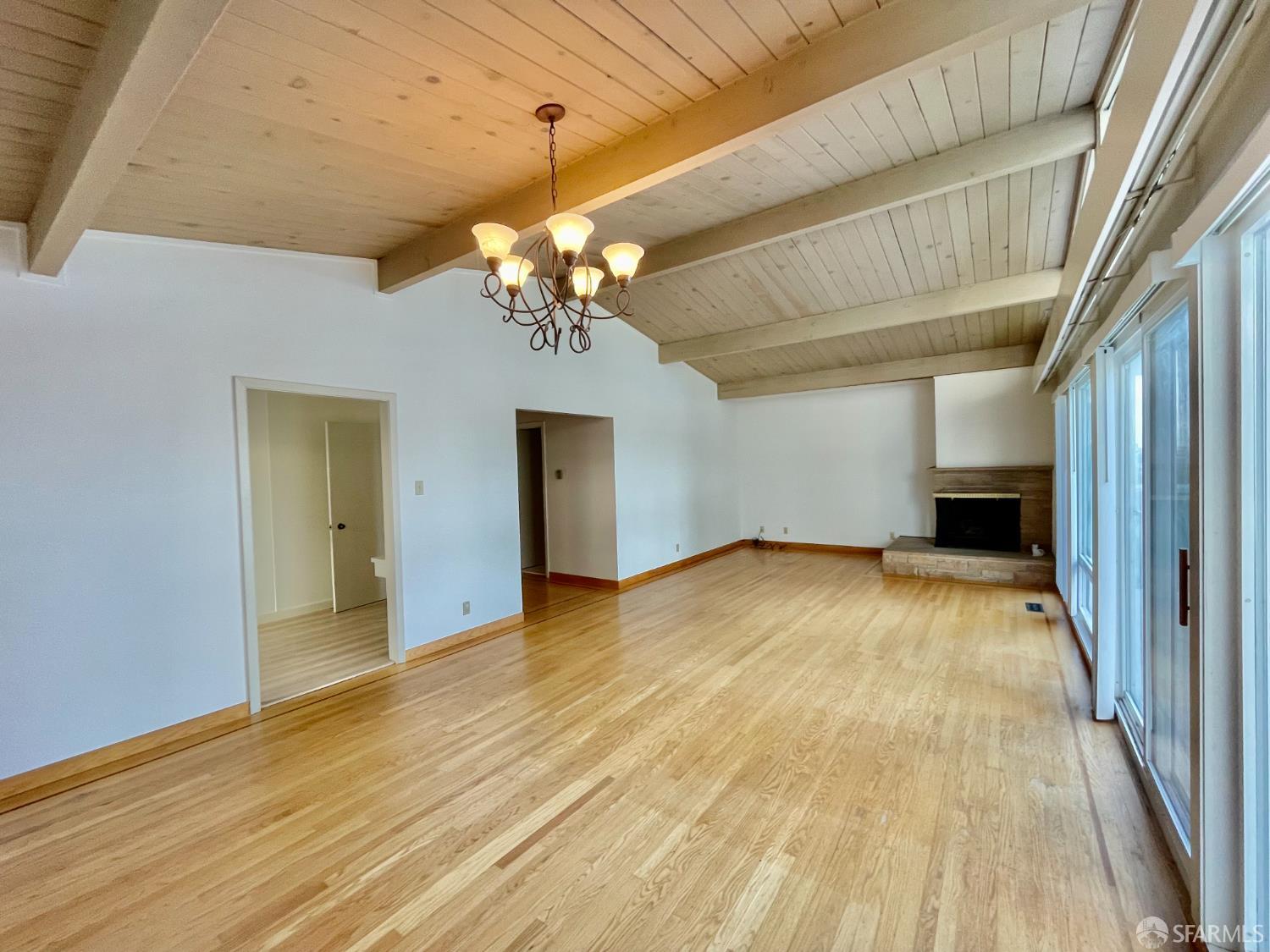 Detail Gallery Image 3 of 20 For 7 Sheldon Ter, San Francisco,  CA 94122 - 3 Beds | 3 Baths