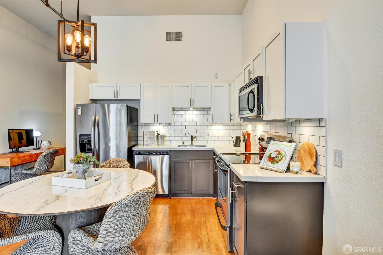 Photo #14: 426098097 Listing: Photo #14