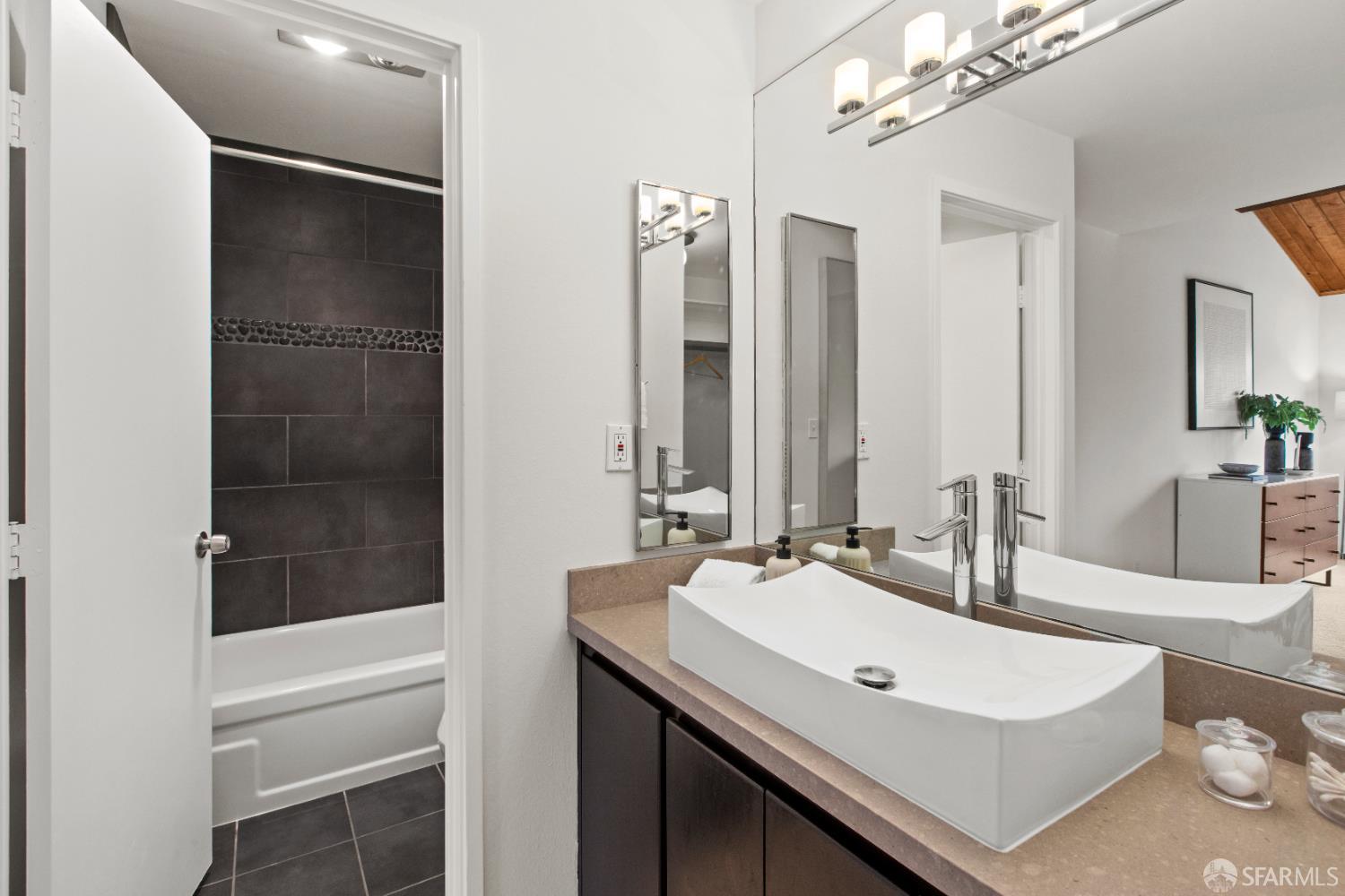 Detail Gallery Image 25 of 70 For 230 N Lake Merced Hls 4a,  San Francisco,  CA 94132 - 2 Beds | 2 Baths