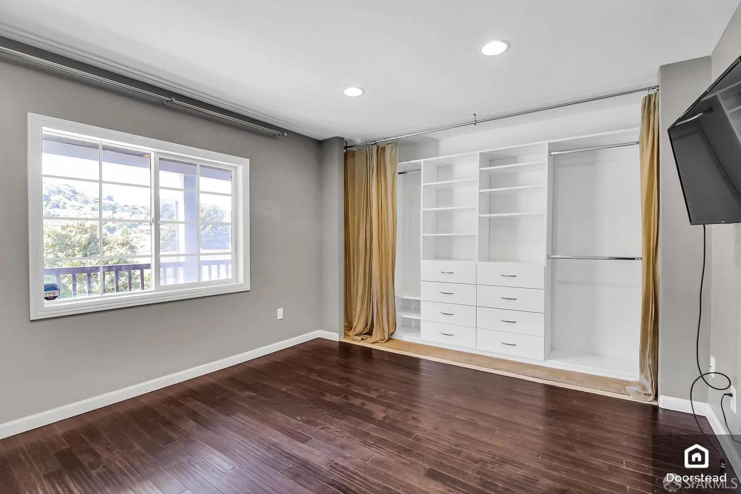 Detail Gallery Image 8 of 33 For 113 Alvarado St, Brisbane,  CA 94005 - 2 Beds | 2 Baths