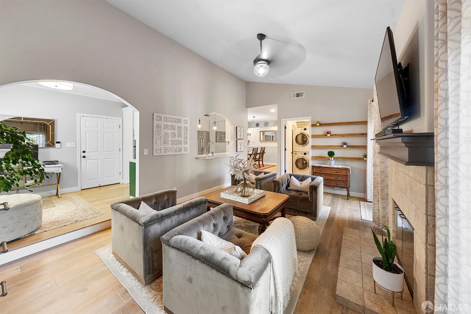 Detail Gallery Image 11 of 39 For 3299 Runnymede Ct, Pleasanton,  CA 94588 - 4 Beds | 2 Baths