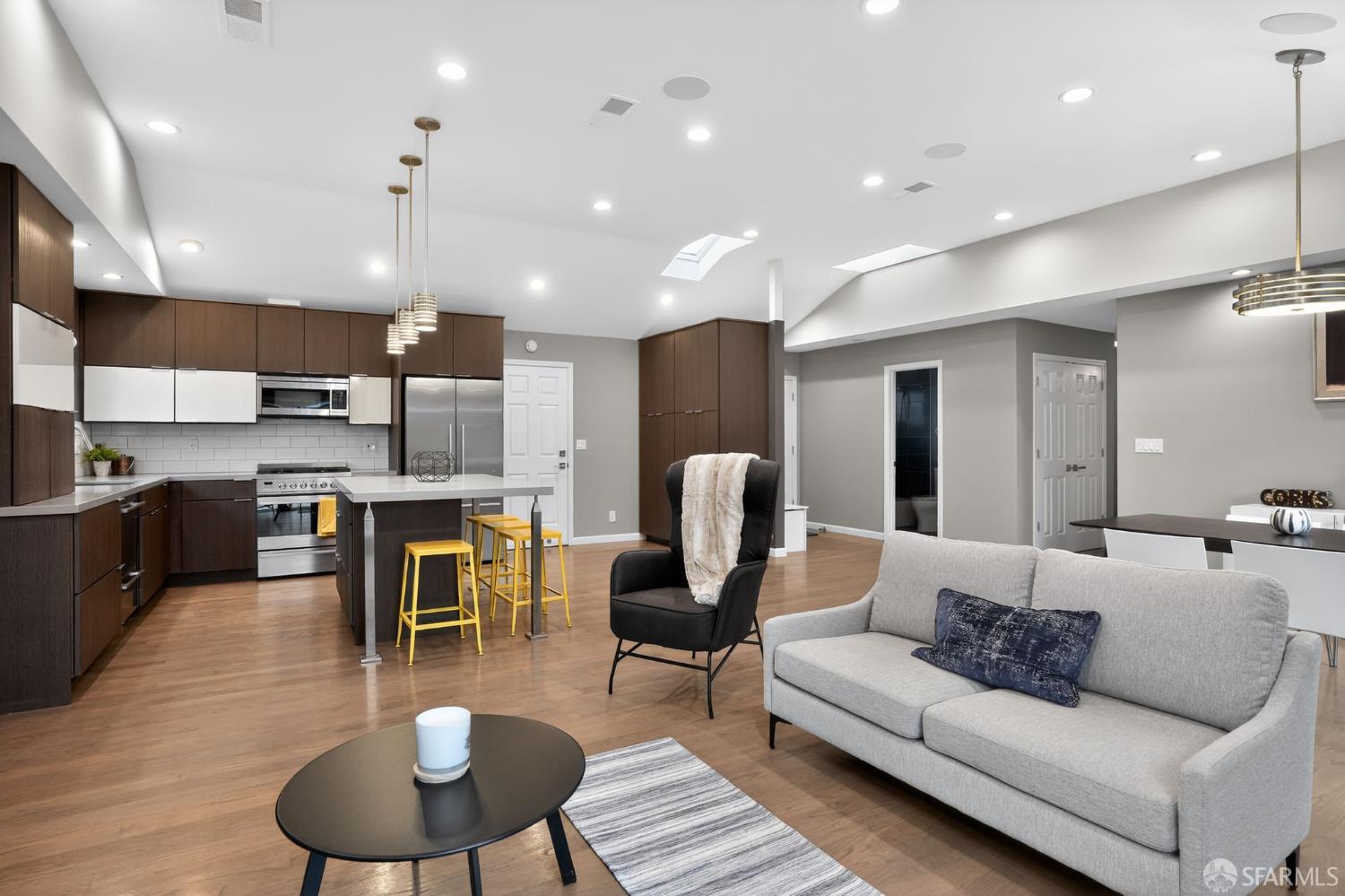 Detail Gallery Image 6 of 27 For 4576 Moran Dr, San Jose,  CA 95129 - 4 Beds | 3 Baths