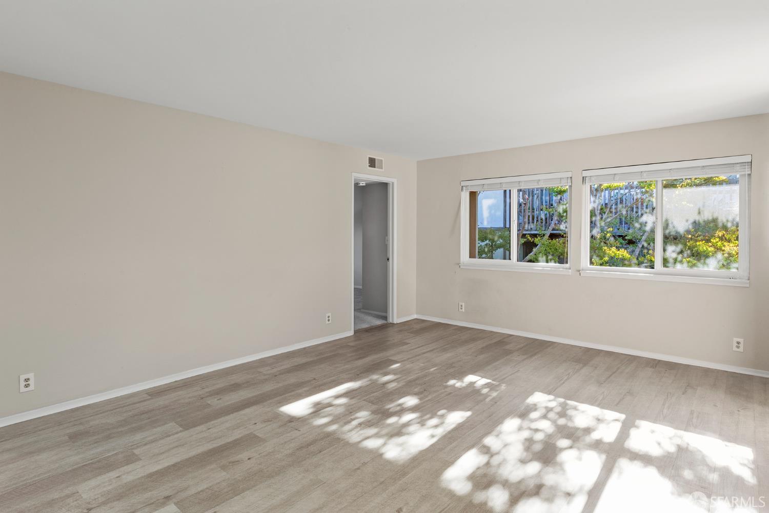 Detail Gallery Image 4 of 25 For 1059 El Centro Ave #3,  Oakland,  CA 94602 - 2 Beds | 2 Baths