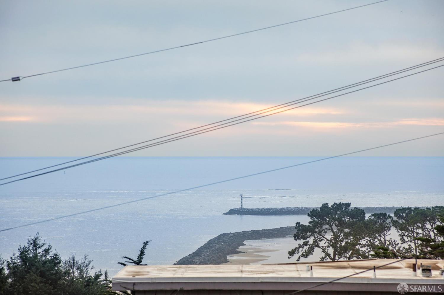 Detail Gallery Image 16 of 62 For 514 Isabella Ave, El Granada,  CA 94018 - 5 Beds | 3 Baths