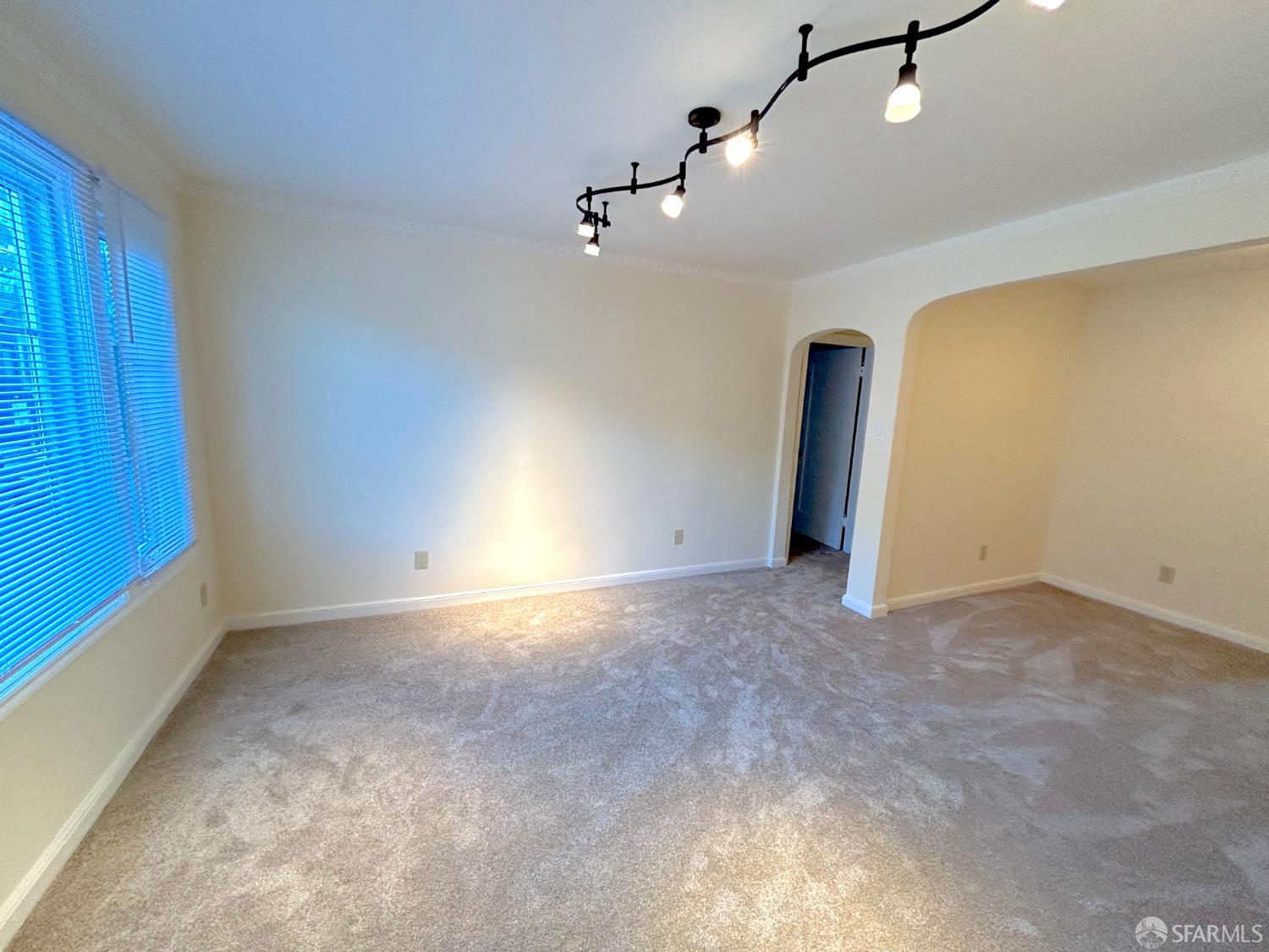 Detail Gallery Image 5 of 27 For 106 Caselli Ave #108,  San Francisco,  CA 94114 - 2 Beds | 1 Baths