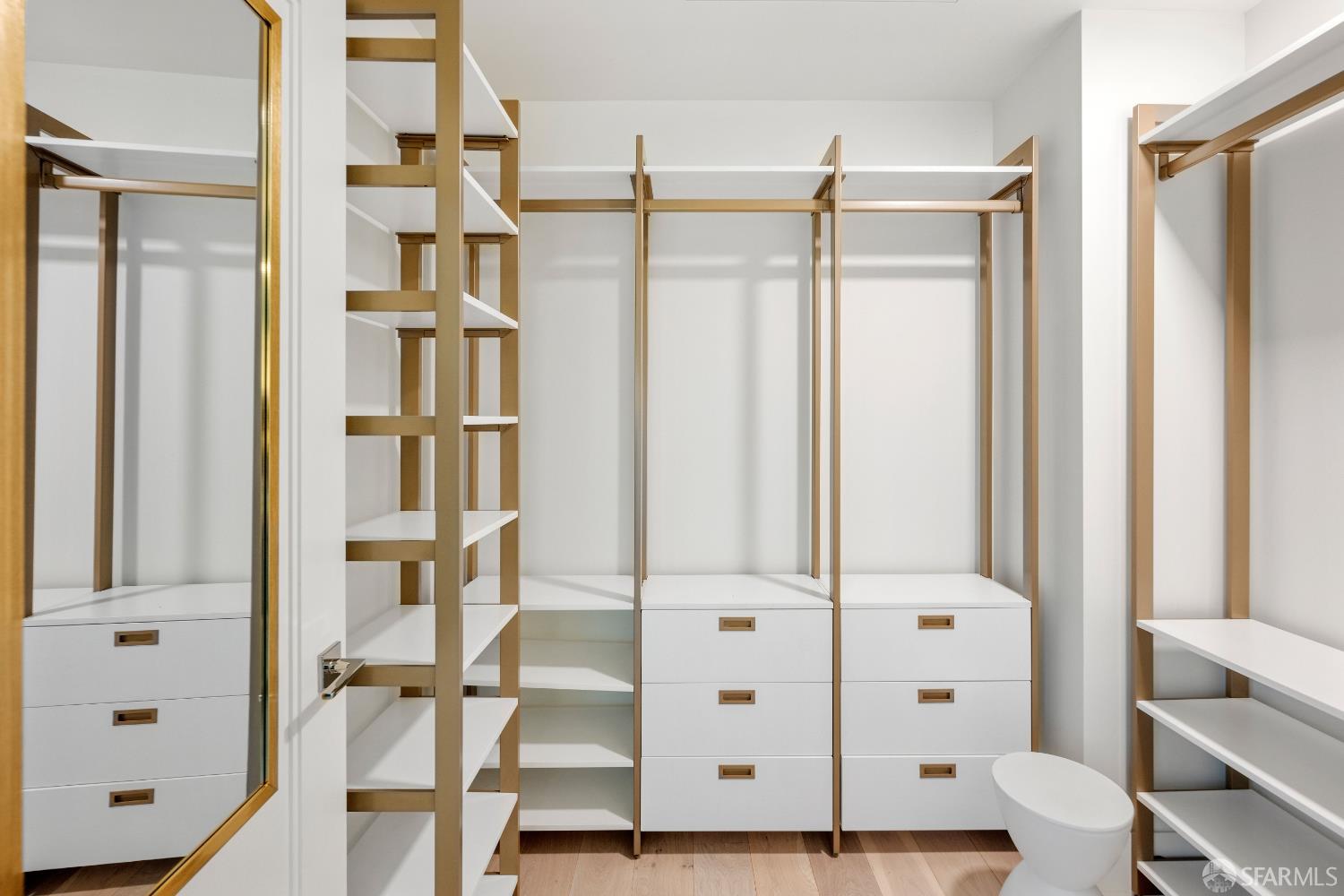 Photo #13: 425092518 Listing: Photo #13