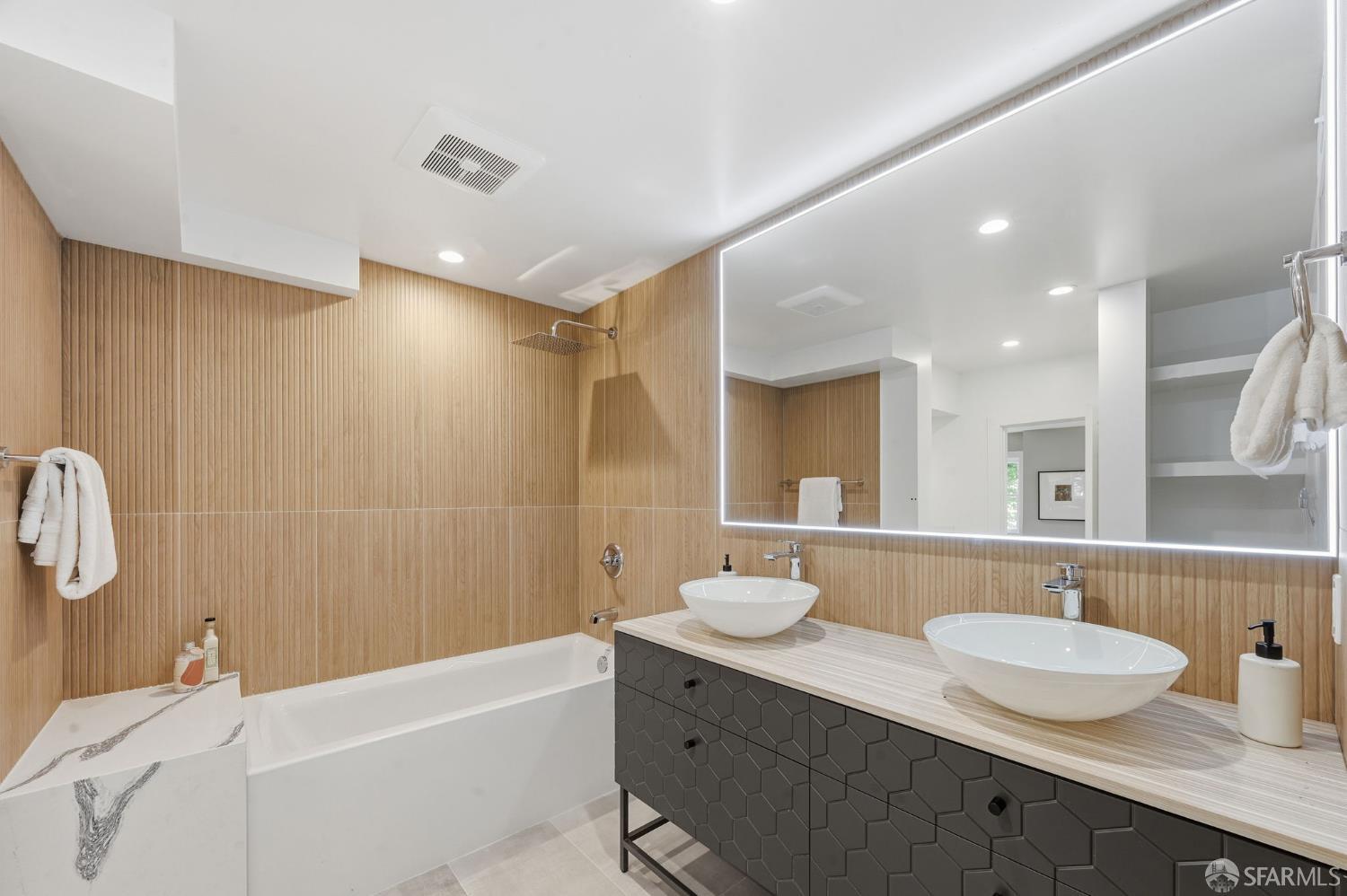 Detail Gallery Image 40 of 67 For 1983 15th Ave, San Francisco,  CA 94116 - 5 Beds | 4/1 Baths