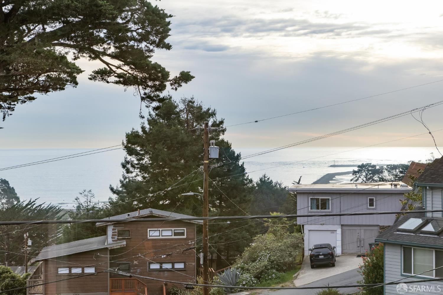 Detail Gallery Image 20 of 62 For 514 Isabella Ave, El Granada,  CA 94018 - 5 Beds | 3 Baths