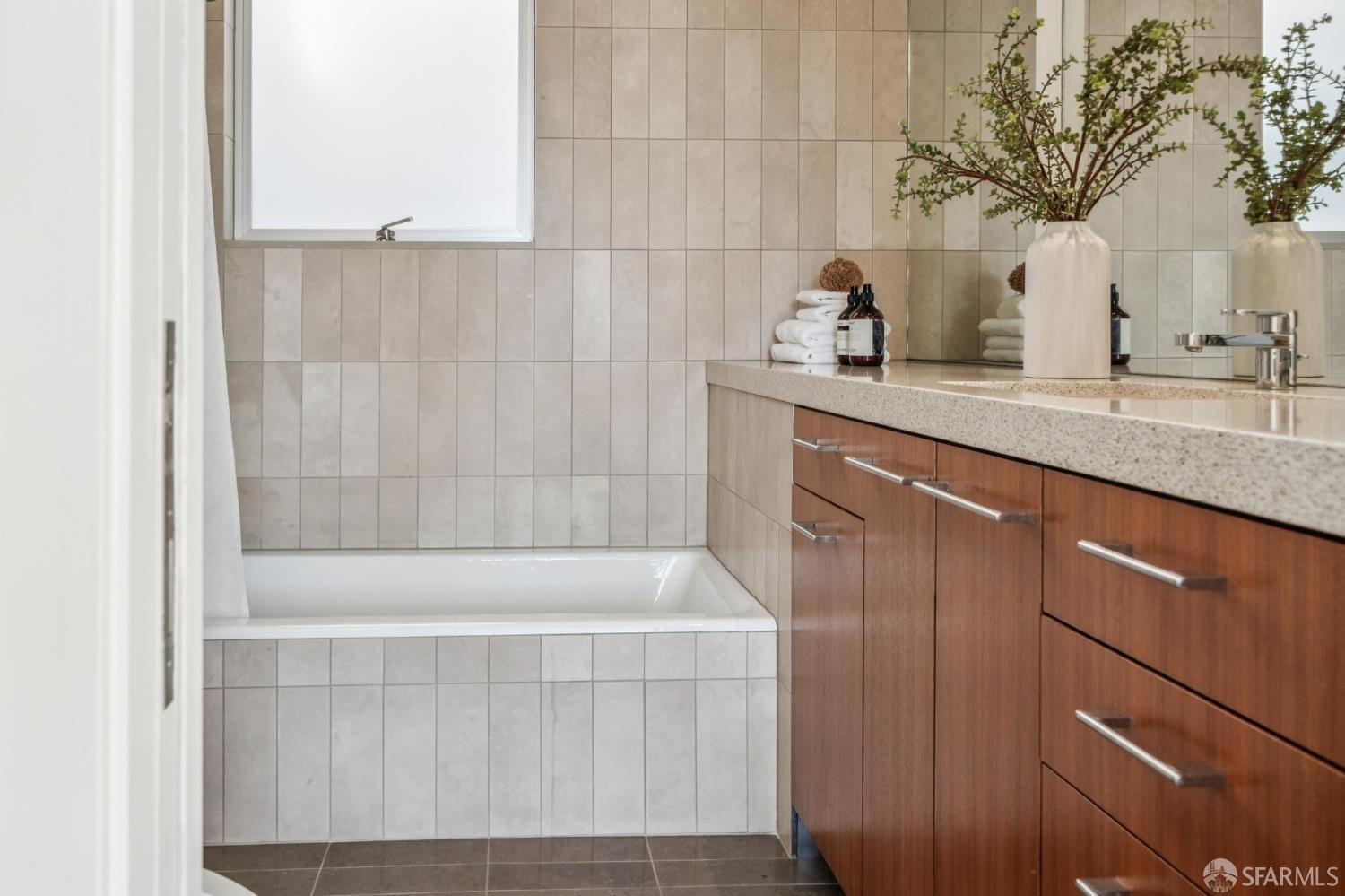 Detail Gallery Image 44 of 79 For 726 Lake St, San Francisco,  CA 94118 - 3 Beds | 3/1 Baths