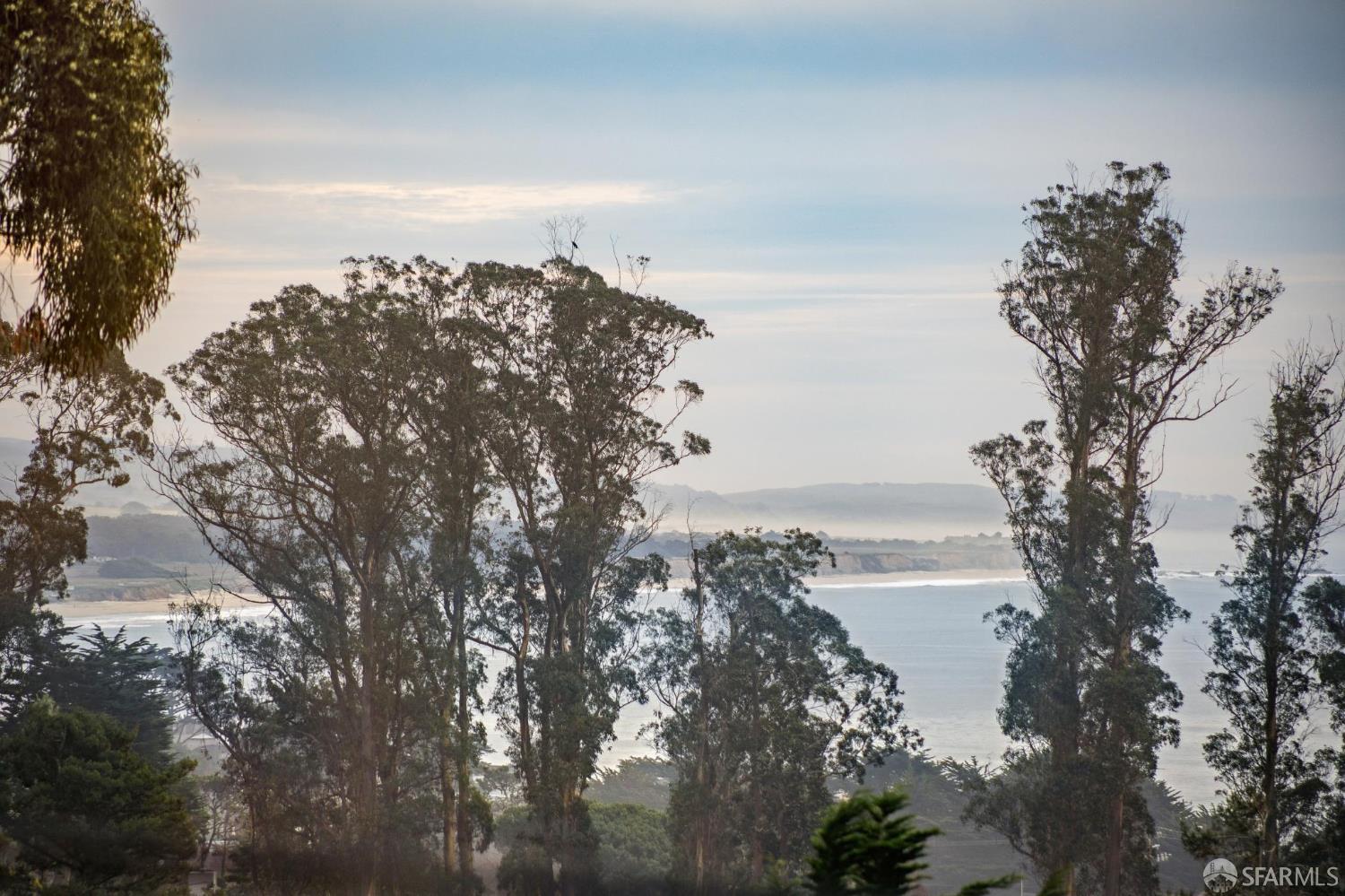 Detail Gallery Image 15 of 62 For 514 Isabella Ave, El Granada,  CA 94018 - 5 Beds | 3 Baths