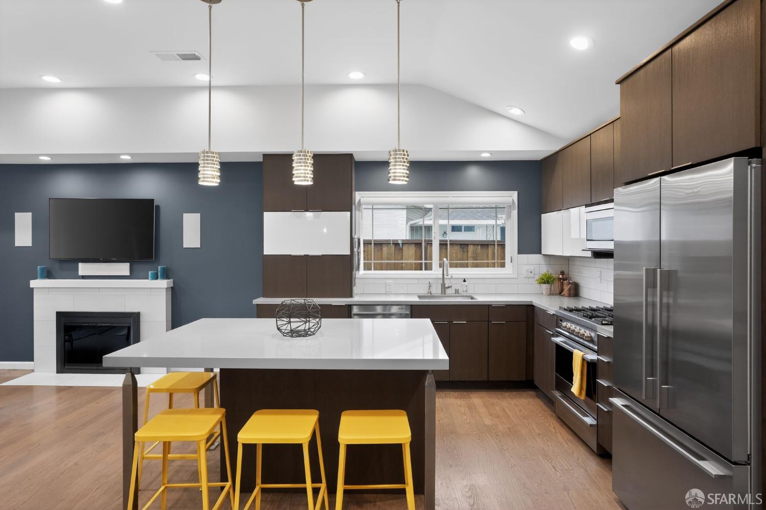 Detail Gallery Image 3 of 27 For 4576 Moran Dr, San Jose,  CA 95129 - 4 Beds | 3 Baths