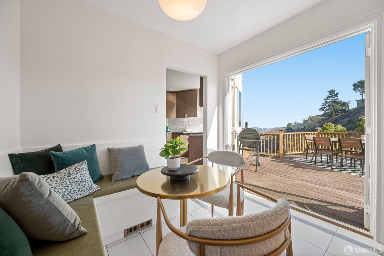 Detail Gallery Image 23 of 81 For 11 Encline Ct, San Francisco,  CA 94127 - 3 Beds | 3/1 Baths