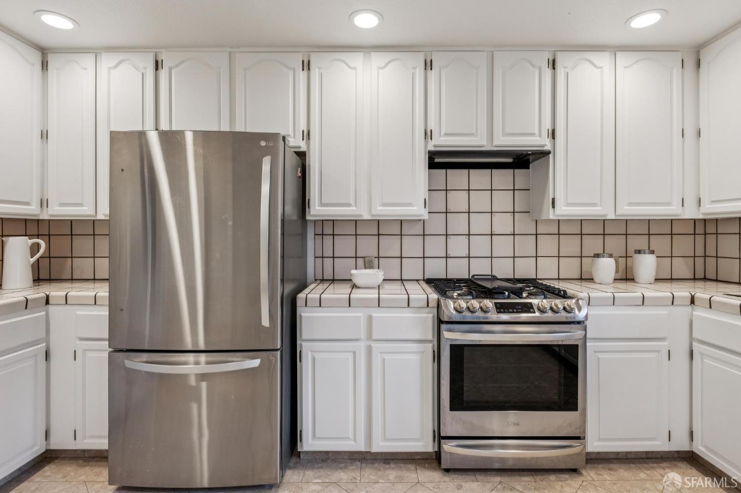 Detail Gallery Image 22 of 62 For 514 Isabella Ave, El Granada,  CA 94018 - 5 Beds | 3 Baths