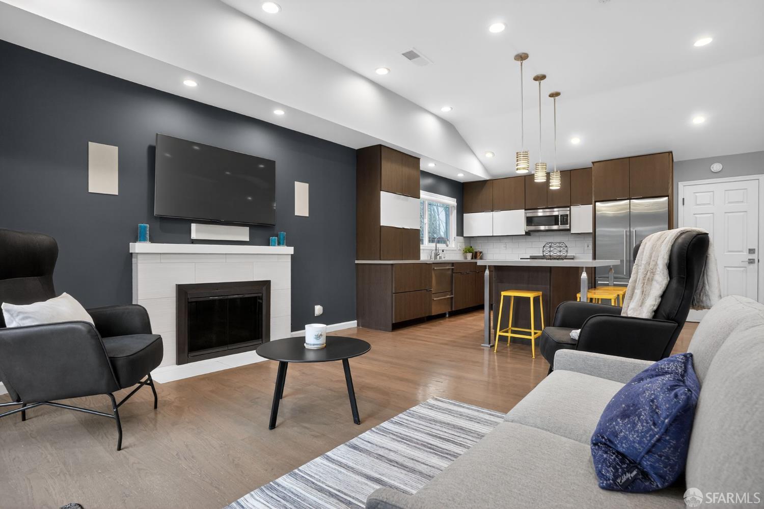 Detail Gallery Image 7 of 27 For 4576 Moran Dr, San Jose,  CA 95129 - 4 Beds | 3 Baths