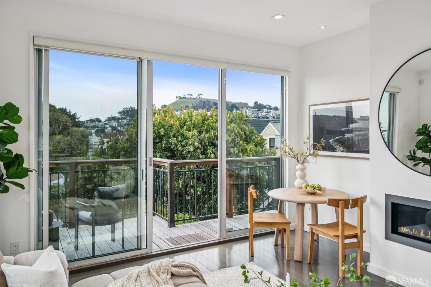 Detail Gallery Image 5 of 54 For 1479 Dolores St, San Francisco,  CA 94110 - 2 Beds | 2 Baths