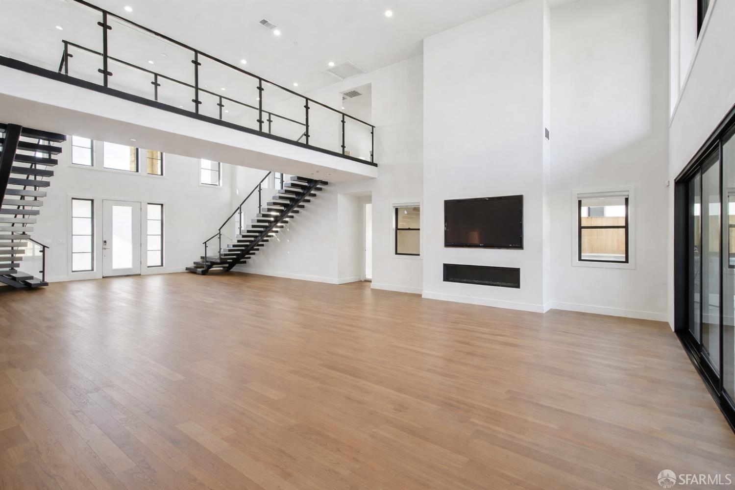 Detail Gallery Image 18 of 25 For 18471 Corte Zapala, Morgan Hill,  CA 95037 - 5 Beds | 5/1 Baths