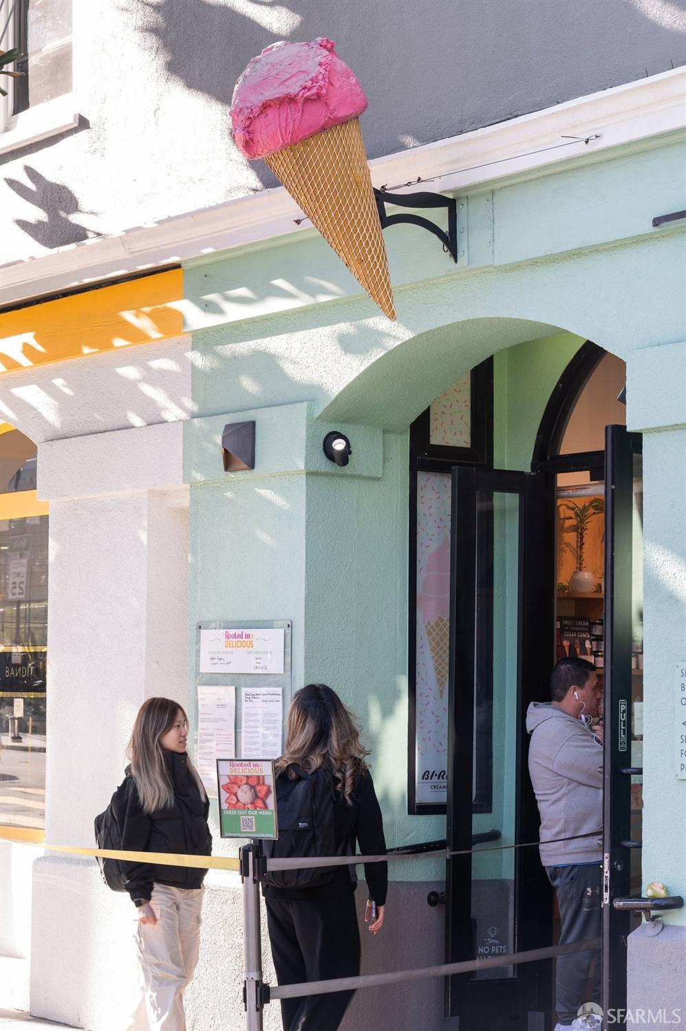 Detail Gallery Image 59 of 65 For 22 Abbey St, San Francisco,  CA 94114 - 3 Beds | 3/1 Baths