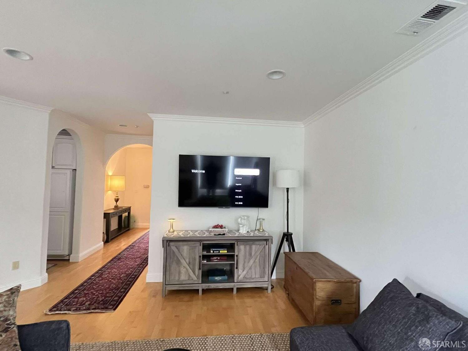 Detail Gallery Image 5 of 20 For 1715 Pierce St #2,  San Francisco,  CA 94115 - 2 Beds | 2 Baths