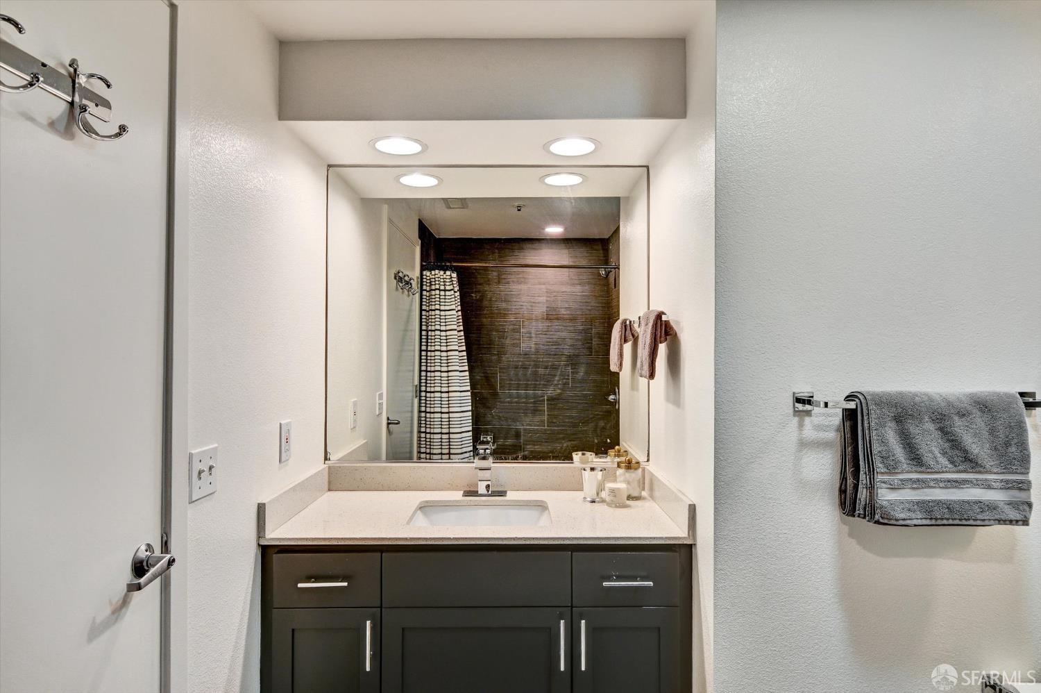 Photo #25: 426098097 Listing: Photo #25