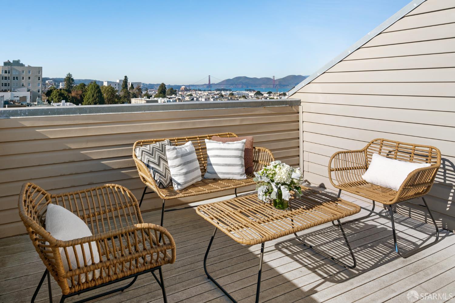 Detail Gallery Image 17 of 25 For 2315 Van Ness Ave #7,  San Francisco,  CA 94109 - 2 Beds | 1/1 Baths