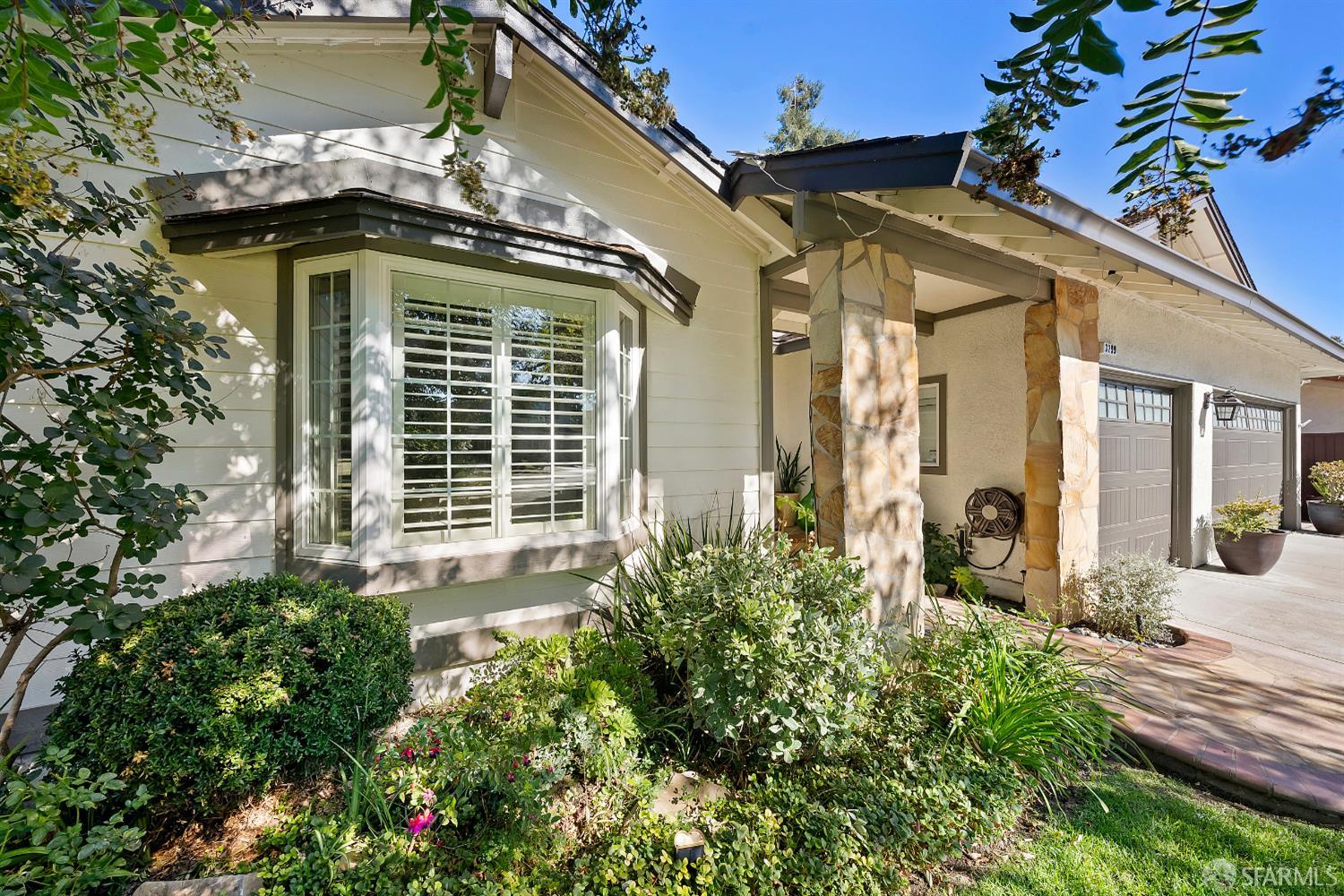 Detail Gallery Image 4 of 39 For 3299 Runnymede Ct, Pleasanton,  CA 94588 - 4 Beds | 2 Baths