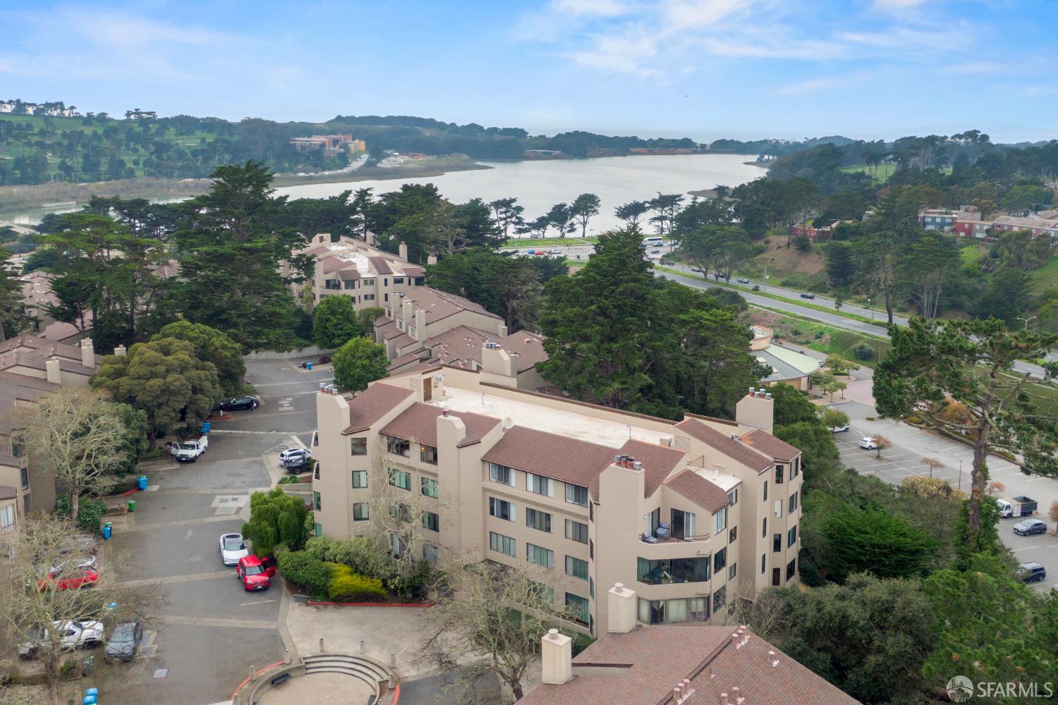 Detail Gallery Image 44 of 70 For 230 N Lake Merced Hls 4a,  San Francisco,  CA 94132 - 2 Beds | 2 Baths