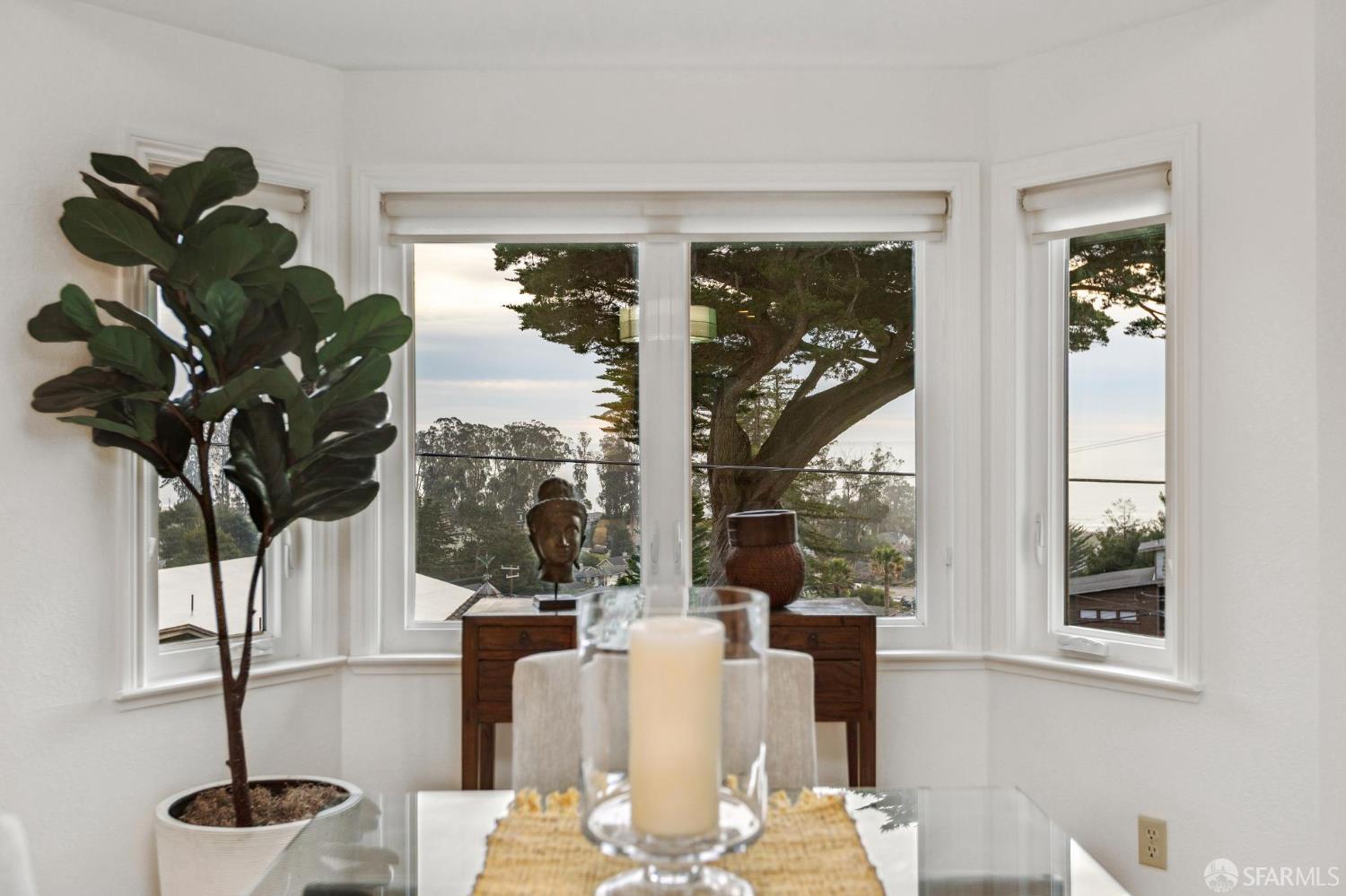 Detail Gallery Image 13 of 62 For 514 Isabella Ave, El Granada,  CA 94018 - 5 Beds | 3 Baths