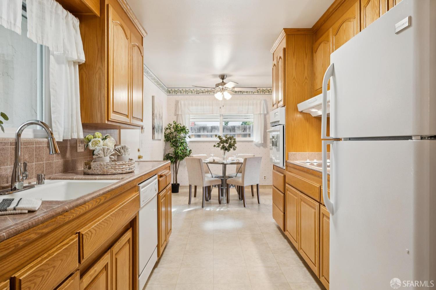 Detail Gallery Image 11 of 58 For 821 Raintree Dr, San Jose,  CA 95129 - 3 Beds | 2 Baths