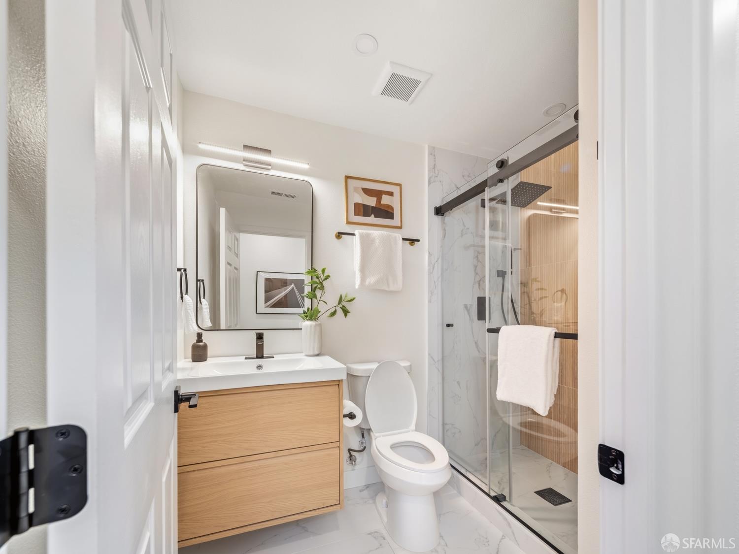 Detail Gallery Image 6 of 26 For 1107 Mason Dr, Pacifica,  CA 94404 - 4 Beds | 3 Baths