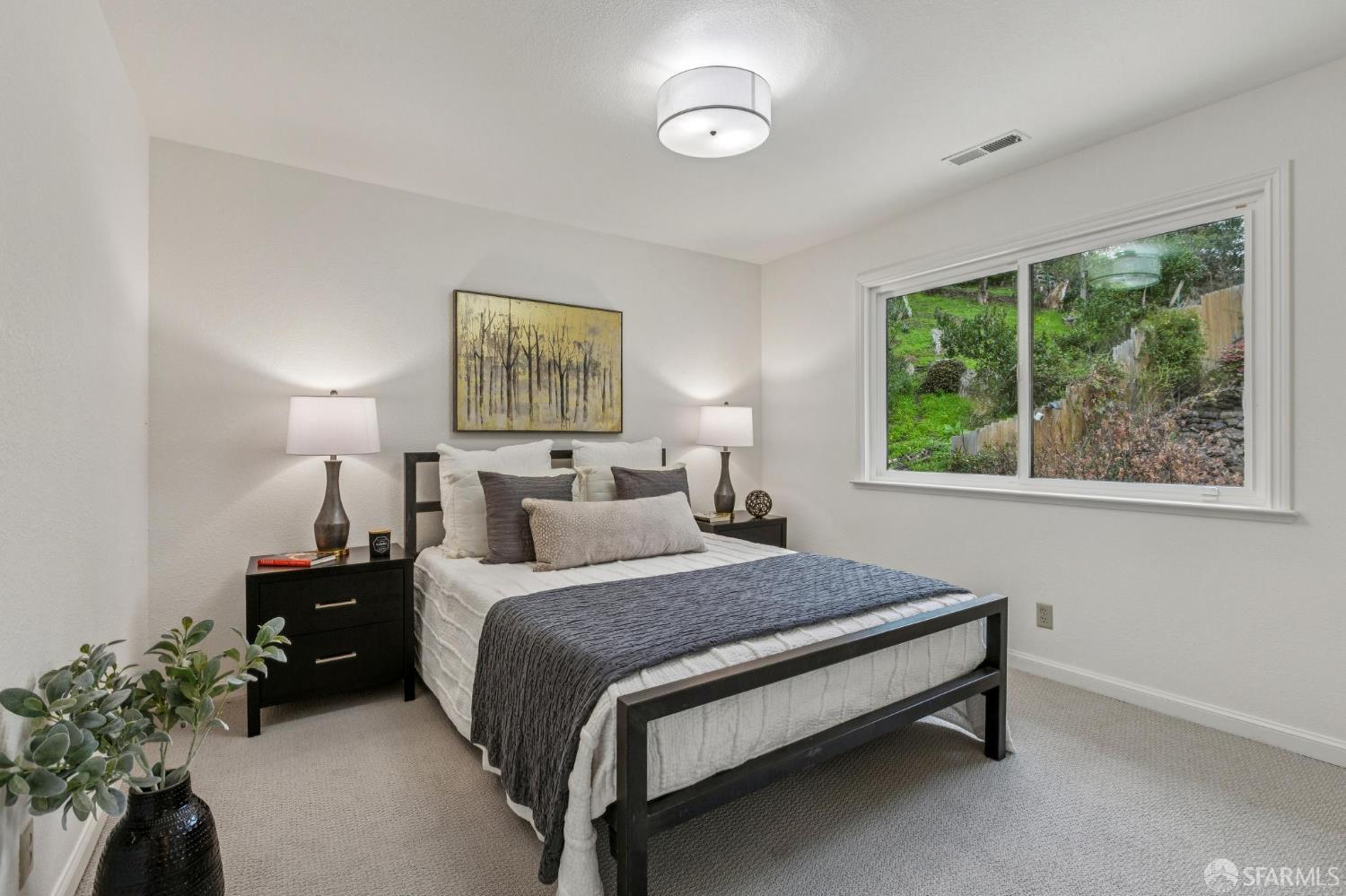 Detail Gallery Image 34 of 62 For 514 Isabella Ave, El Granada,  CA 94018 - 5 Beds | 3 Baths