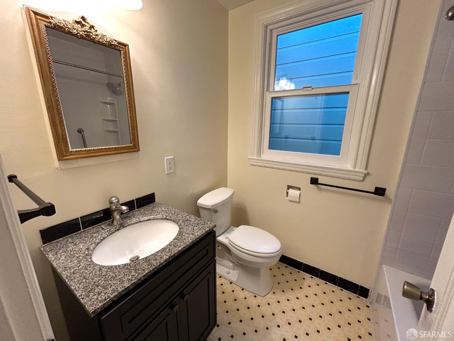 Detail Gallery Image 12 of 27 For 106 Caselli Ave #108,  San Francisco,  CA 94114 - 2 Beds | 1 Baths